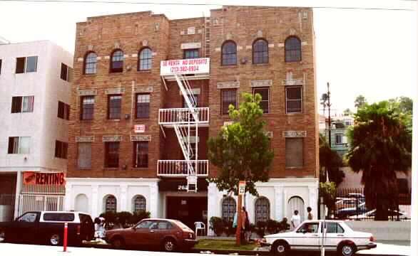 262 S Rampart Blvd in Los Angeles, CA - Building Photo