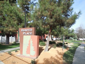 Hunters Place in Fresno, CA - Building Photo - Building Photo