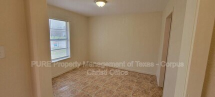 2255 Lombardy Dr in Corpus Christi, TX - Building Photo - Building Photo