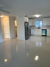1745 SW 21st St, Unit 1 in Miami, FL - Building Photo - Building Photo