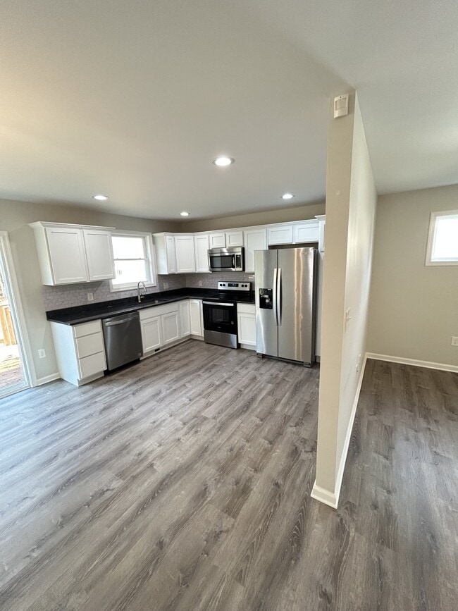 435 Wakefield Dr in Colonial Beach, VA - Building Photo - Building Photo