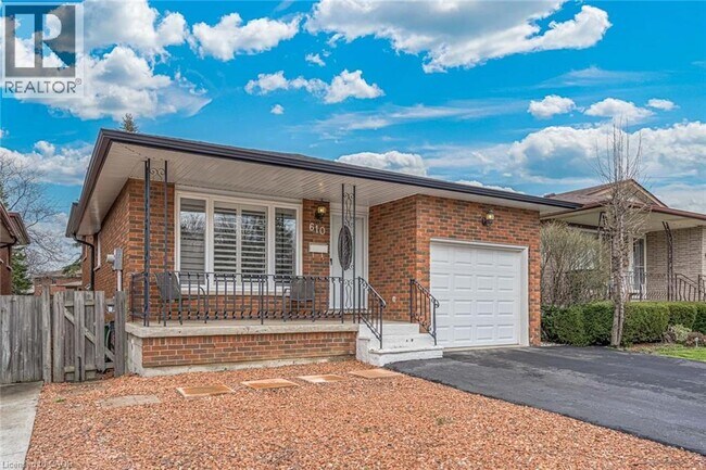 610 Stone Church Rd W in Hamilton, ON - Building Photo - Building Photo