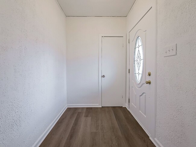 23560 Stewart Ave in Warren, MI - Building Photo - Building Photo