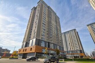 Hespeler House in Waterloo, ON - Foto de edificio - Building Photo