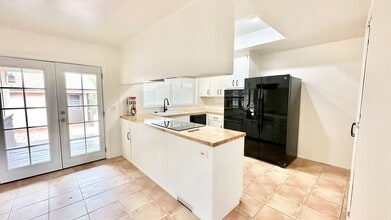 1146 Via Estrellada in Fallbrook, CA - Building Photo - Building Photo