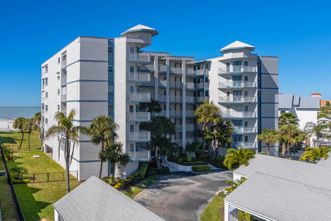 Lighthouse Pointe Condos in Redington Shores, FL - Building Photo - Building Photo