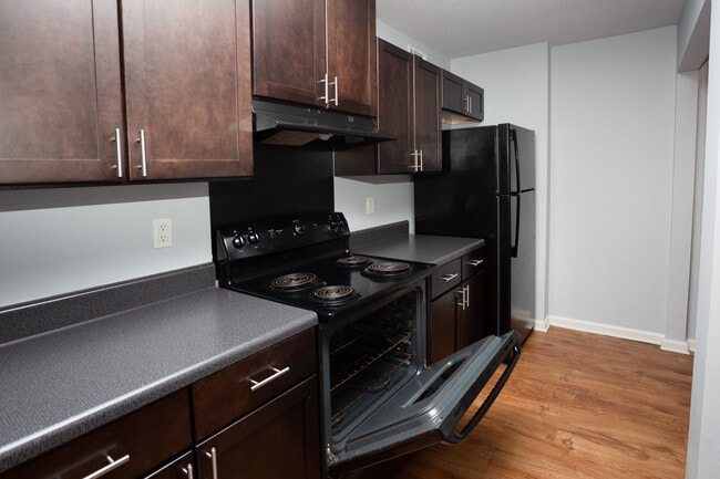 Oakley Cove Apartments