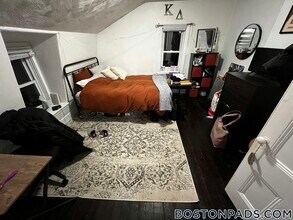 40 Hillside St in Boston, MA - Foto de edificio - Building Photo