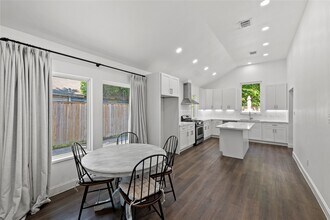 3211 Cochran St in Houston, TX - Building Photo - Building Photo