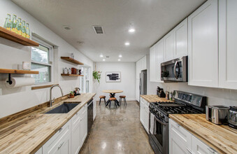 11714 Hillcroft St in Houston, TX - Building Photo - Building Photo