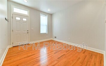 185 Almond Wy in Pittsburgh, PA - Building Photo - Building Photo
