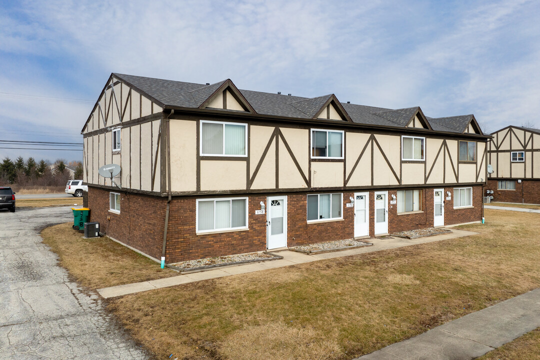 Merrillville 4 Plexes in Merrillville, IN - Building Photo