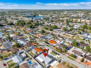 864 W 69th Pl in Hialeah, FL - Building Photo - Building Photo
