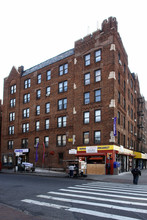 37-01-37-11 Junction Blvd in Flushing, NY - Foto de edificio - Building Photo