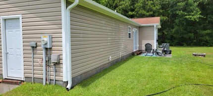 208 Finishing Ln in Sneads Ferry, NC - Building Photo - Building Photo