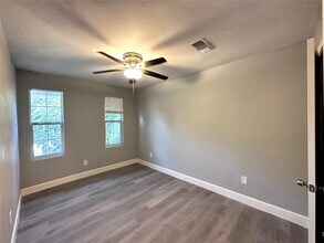 4318 1st St in Bacliff, TX - Building Photo - Building Photo