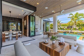 1100 Sandpiper St in Naples, FL - Building Photo - Building Photo