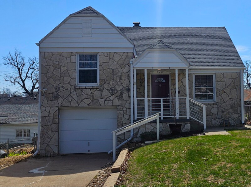 5005 Pierce St in Omaha, NE - Building Photo