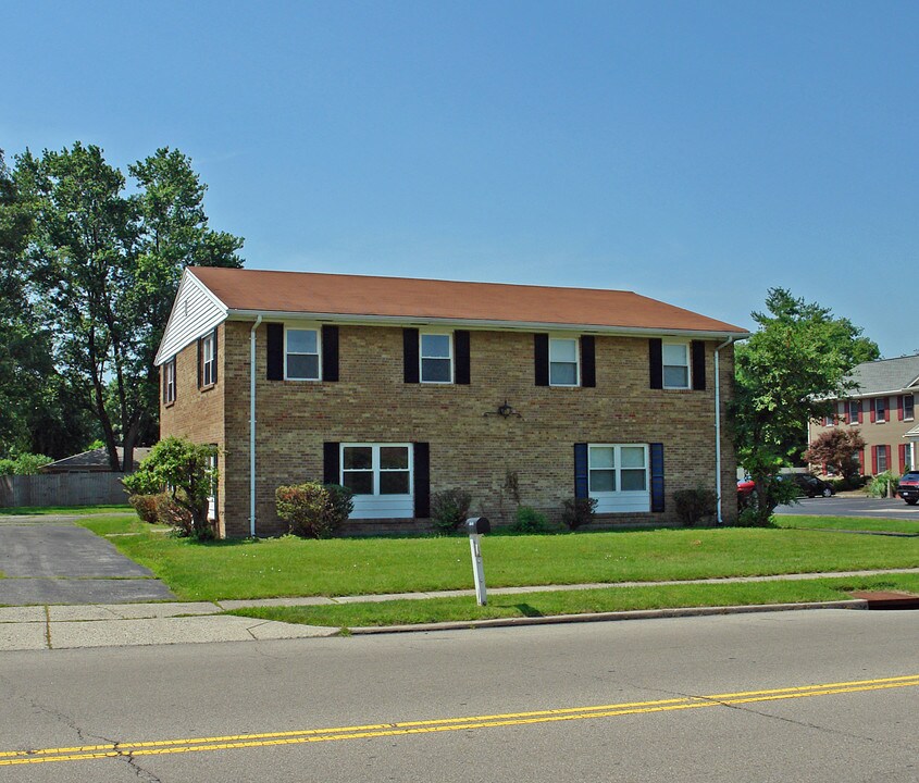 2062 Hewitt Ave in Dayton, OH - Building Photo