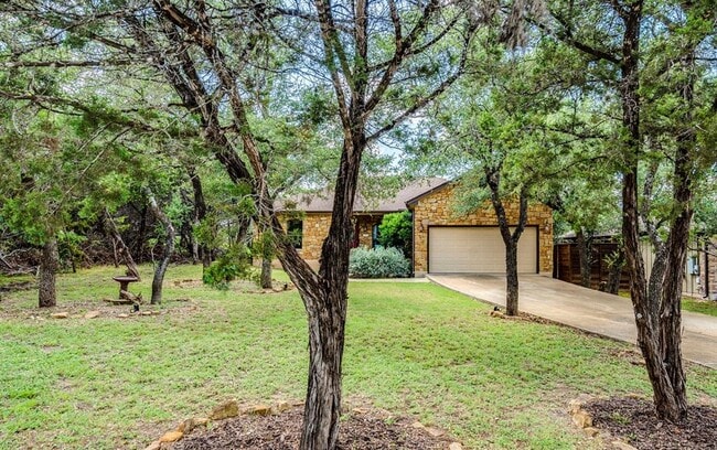 10804 Wildwood Cir in Dripping Springs, TX - Building Photo - Building Photo