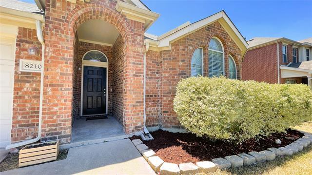 8210 Mossberg Dr in Arlington, TX - Building Photo - Building Photo