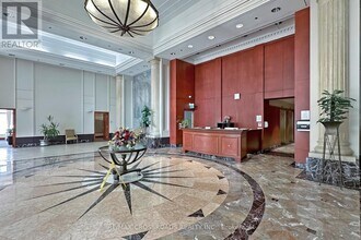 8 Lee Centre Dr in Toronto, ON - Building Photo - Building Photo