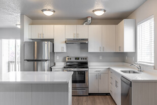 Forest Grove Townhomes in Forest Grove, OR - Building Photo