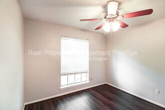 16411 Clearcrest Dr in Houston, TX - Building Photo - Building Photo