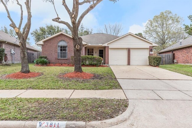 property at 3811 Apple Hollow Ln