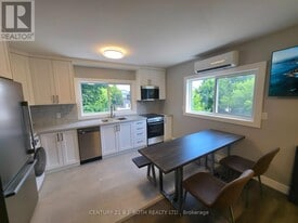 82 Albert St N in Orillia, ON - Building Photo