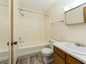 573 Irving Wick Dr E-Unit -g in Heath, OH - Building Photo - Building Photo