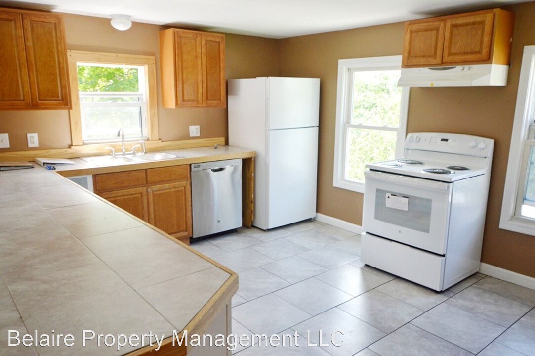 151 Mechanic St in Fitchburg, MA - Building Photo
