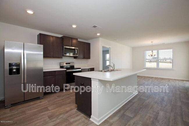 585 Draymore Dr NE in Leland, NC - Building Photo - Building Photo