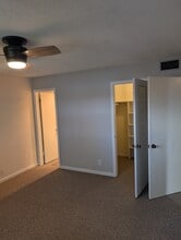 9911 Sandalfoot Blvd, Unit 114 in Boca Raton, FL - Foto de edificio - Building Photo