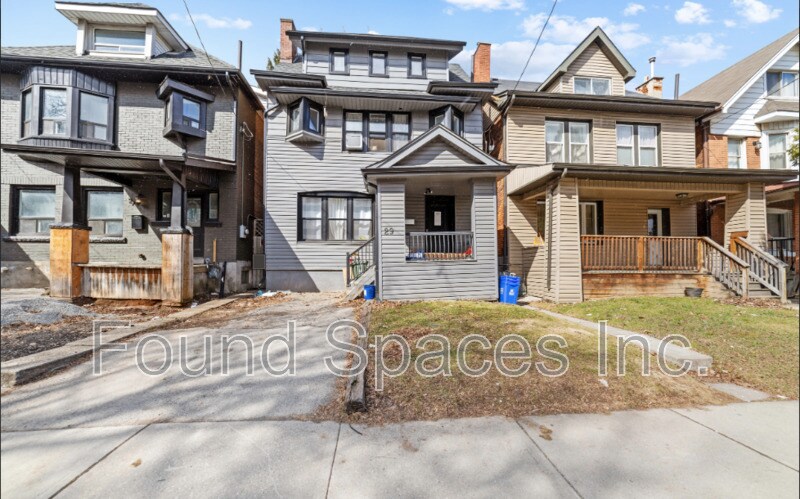 29 Gibson Ave in Hamilton, ON - Building Photo