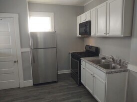 201-203 E Locust St in Davenport, IA - Building Photo