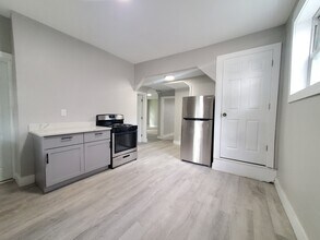 146 S Clinton St in East Orange, NJ - Building Photo - Building Photo