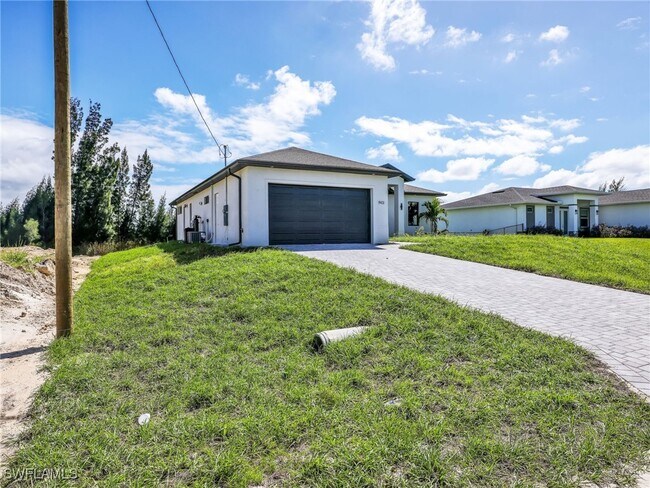 1913 NW 24th Ave in Cape Coral, FL - Building Photo - Building Photo