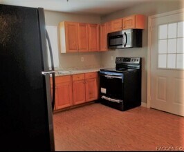 310 W Dampier St in Inverness, FL - Foto de edificio - Building Photo