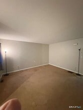 11 Park Rd in Hamden, CT - Foto de edificio - Building Photo