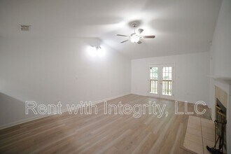 1272 Cross Creek Cir in Tallahassee, FL - Building Photo - Building Photo