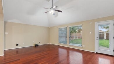 8838 Eastheimer St in Houston, TX - Building Photo - Building Photo