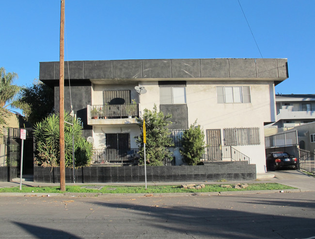 4161 Oakwood Ave in Los Angeles, CA - Building Photo - Building Photo