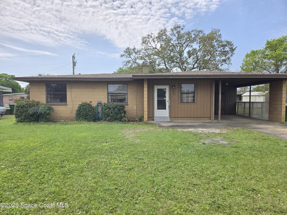 1217 Duke Way in Cocoa, FL - Building Photo