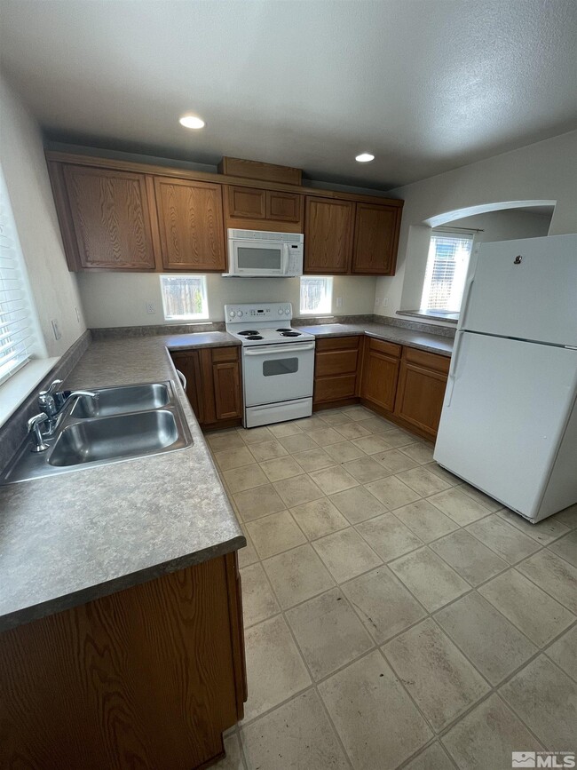 408 10th St in Sparks, NV - Foto de edificio - Building Photo