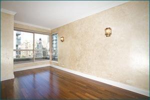 200 E 69th St in New York, NY - Building Photo - Building Photo