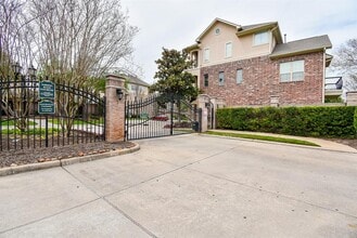 8004 Stoneyway Dr in Houston, TX - Building Photo - Building Photo