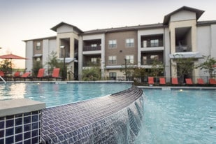 Loretto at Creekside in Live Oak, TX - Building Photo