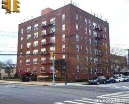 222-89 Braddock Ave in New York, NY - Building Photo