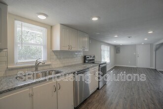 815 S Main Rd in Independence, MO - Building Photo - Building Photo